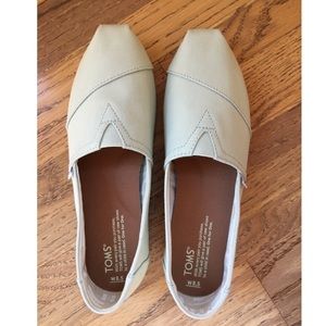 Toms // 8.5 light mint